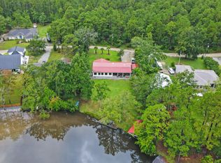 168 Waterside Ln, Freeport, FL 32439