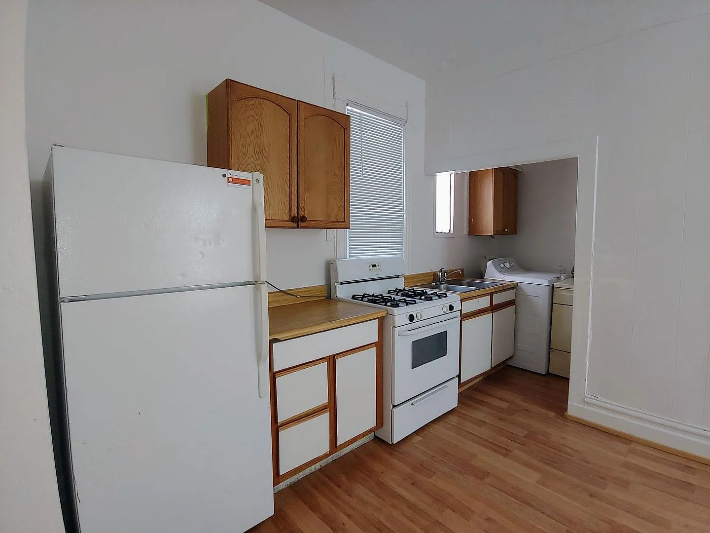 Adams 2658 — Photo 2