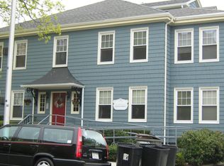 98 Nahant St #2R, Lynn, MA 01902
