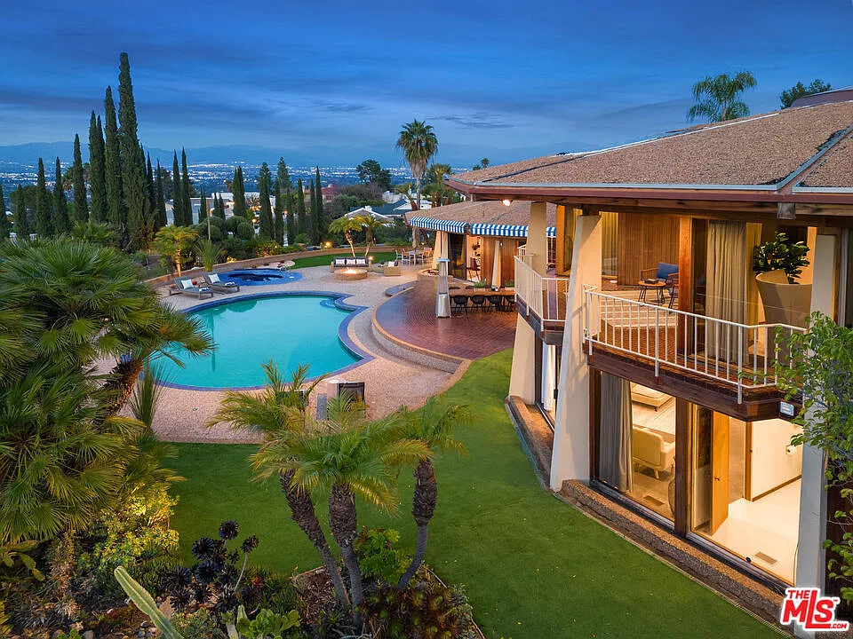 6 bed, 6.0 bath, 6811 sqft, $32,500 — Photo 3