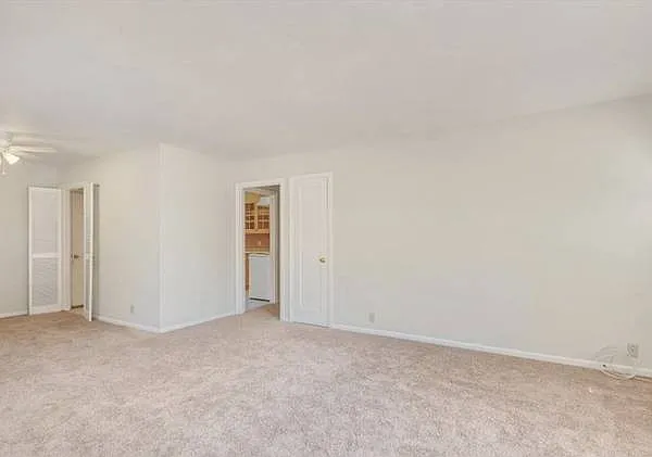 22086 Homestead Rd — Photo 10
