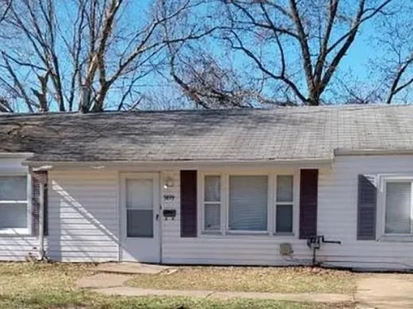 9819 Vickie Pl, Saint Louis, MO 63136