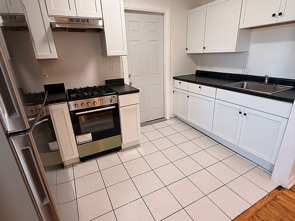 2nd image of 1914 Railroad Ave APT 3E