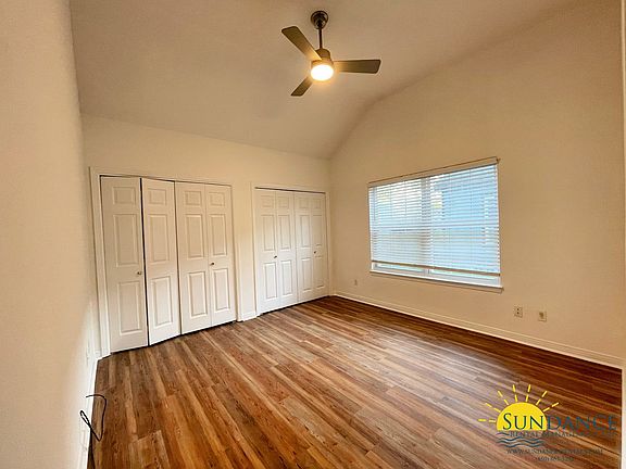 5th image of 2617 Windsor Ln N