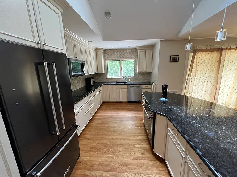 123 Lincoln Pkwy — Photo 5