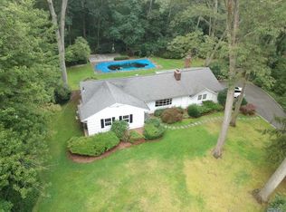 5 Penrose Path, East Northport, NY 11731