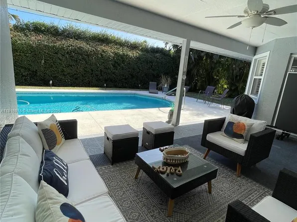 107 Paddock St, Sebastian, FL 32958