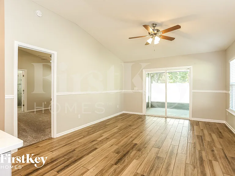 4145 Emilio Ln — Photo 7