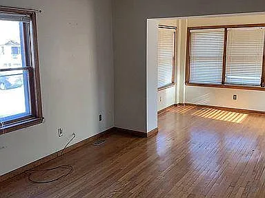 2 bed, 1925 sqft, $1,295 — Photo 2