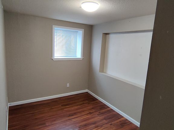 5th image of 18 Southdale Ave