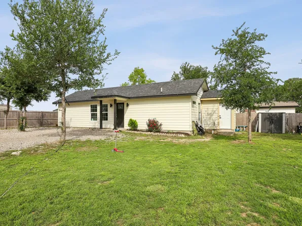 114 Jaguar St, Cedar Creek, TX 78612