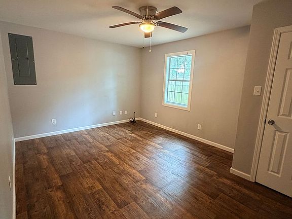 5th image of 107 Riverbend Dr