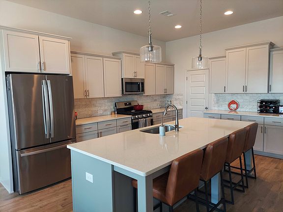 2nd image of 9352 Crescent Lodge Cir