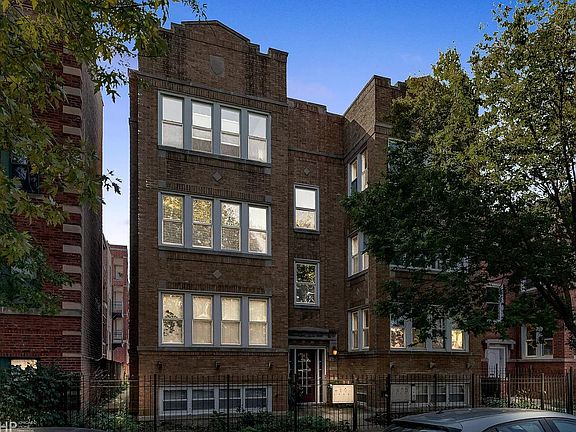 2nd image of 3011 W Gunnison St APT 1E