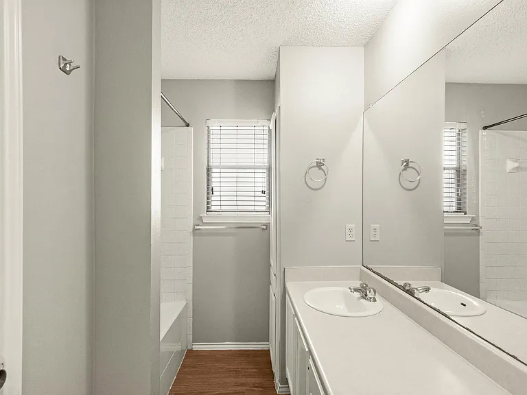 8311 Treehouse Ln — Photo 38