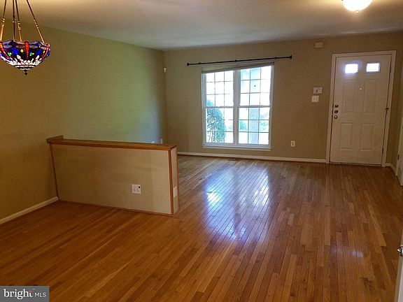 5th image of 5941 Baron Kent Ln