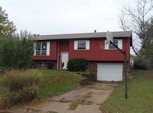 229 Kingsway St, Farmington, MO 63640