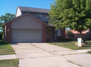 15957 Petros Dr, Brownstown, MI 48173