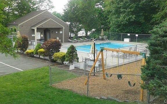Beautiful Outdoor Pool & Cabana