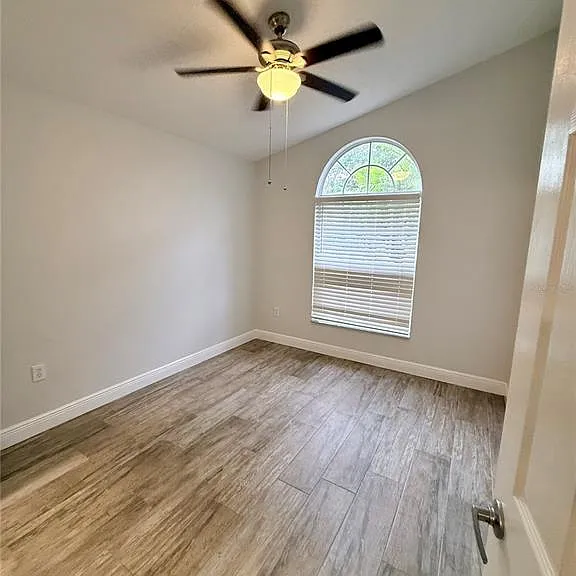 1302 Belvoir Dr — Photo 16
