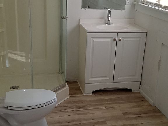 5th image of 323 W Saginaw St APT 3