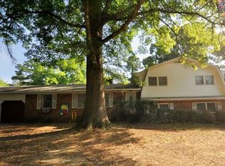 92 Maple Ln, Newberry, SC 29108