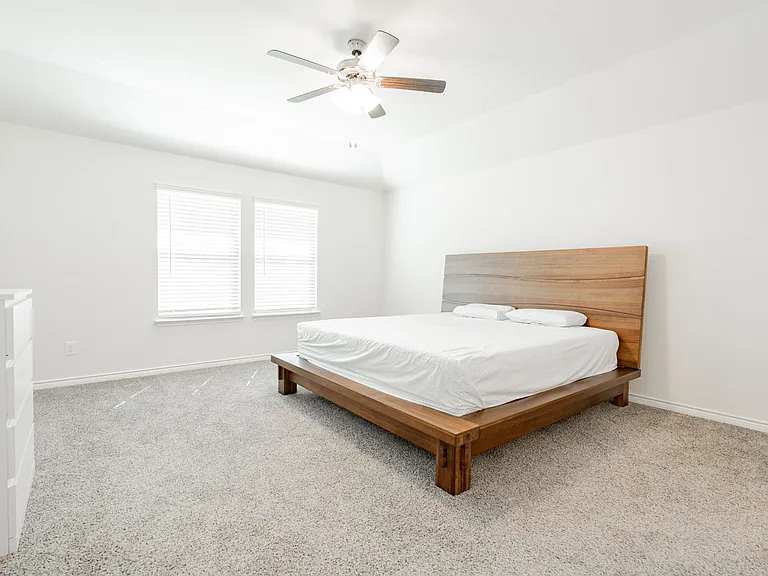 555 Delaware Rd — Photo 17