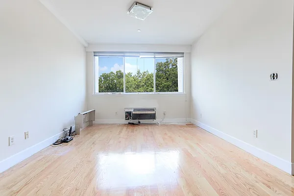 Rented by ERNY LLC | media 34