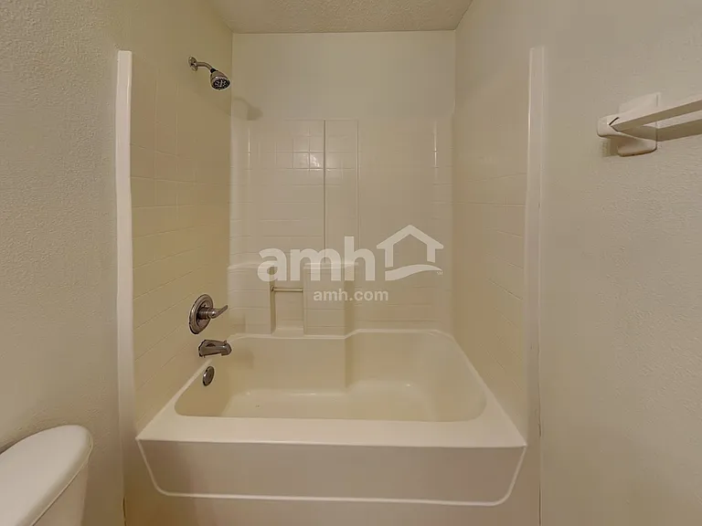648 Winding Lake Dr — Photo 17