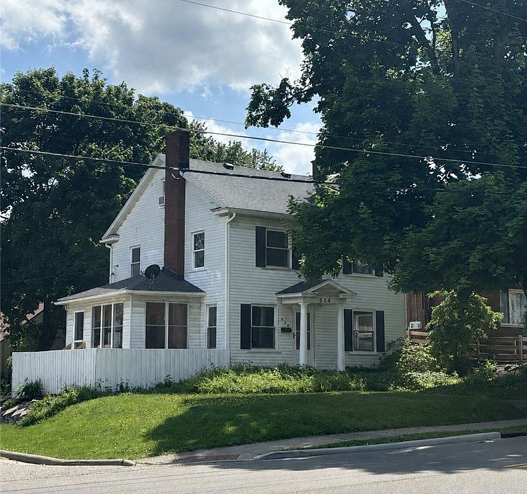 1st image of 534 E Maple St