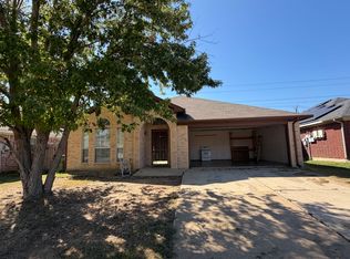 830 W Colony Dr, Arlington, TX 76001