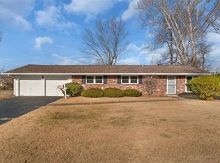 2961 Oetting Dr, Saint Charles, MO 63303