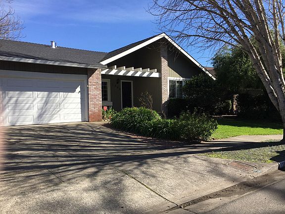 2nd image of 1382 Larkin Dr