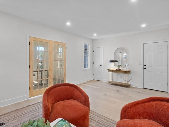 4th image of 30 Irving St., Unit 2 #2