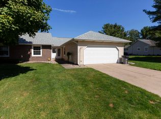 18391 Crownhill Dr, South Bend, IN 46637