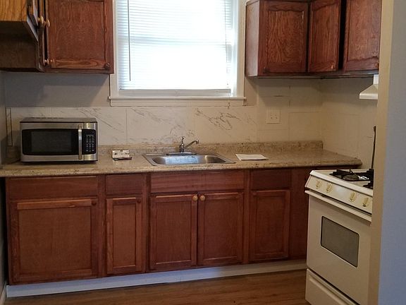 3rd image of 385 Stuyvesant Ave
