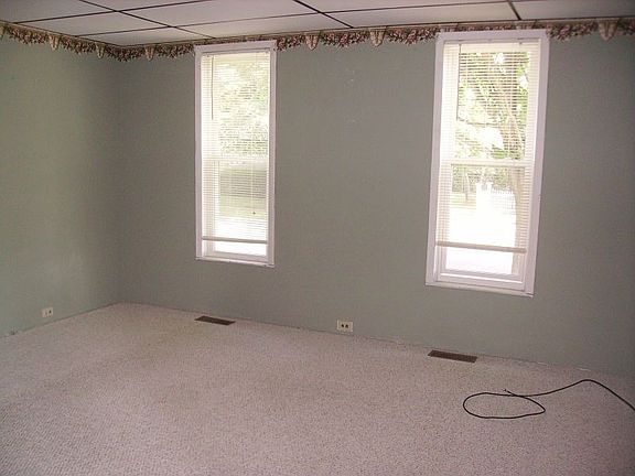 3rd image of 53 Mill St
