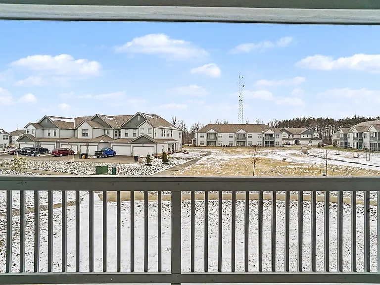 800 Redwood Ln — Photo 46