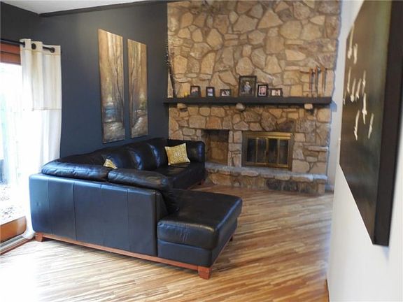 4th image of 5721 Bluespruce Dr