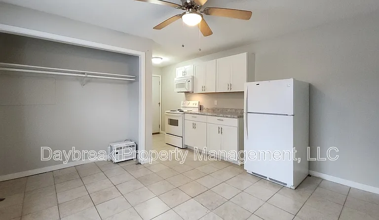 717 30th St N #5 — Photo 3