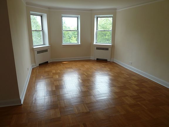 3rd image of 474 W 238th St APT 5F