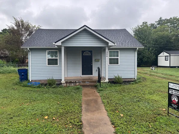 306 SW 4th St, Lindsay, OK 73052