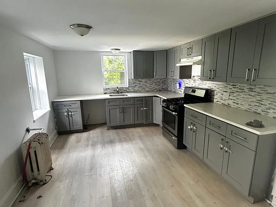 42 Manheim St #2
