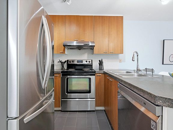 3rd image of 788 E 8th Ave #102
