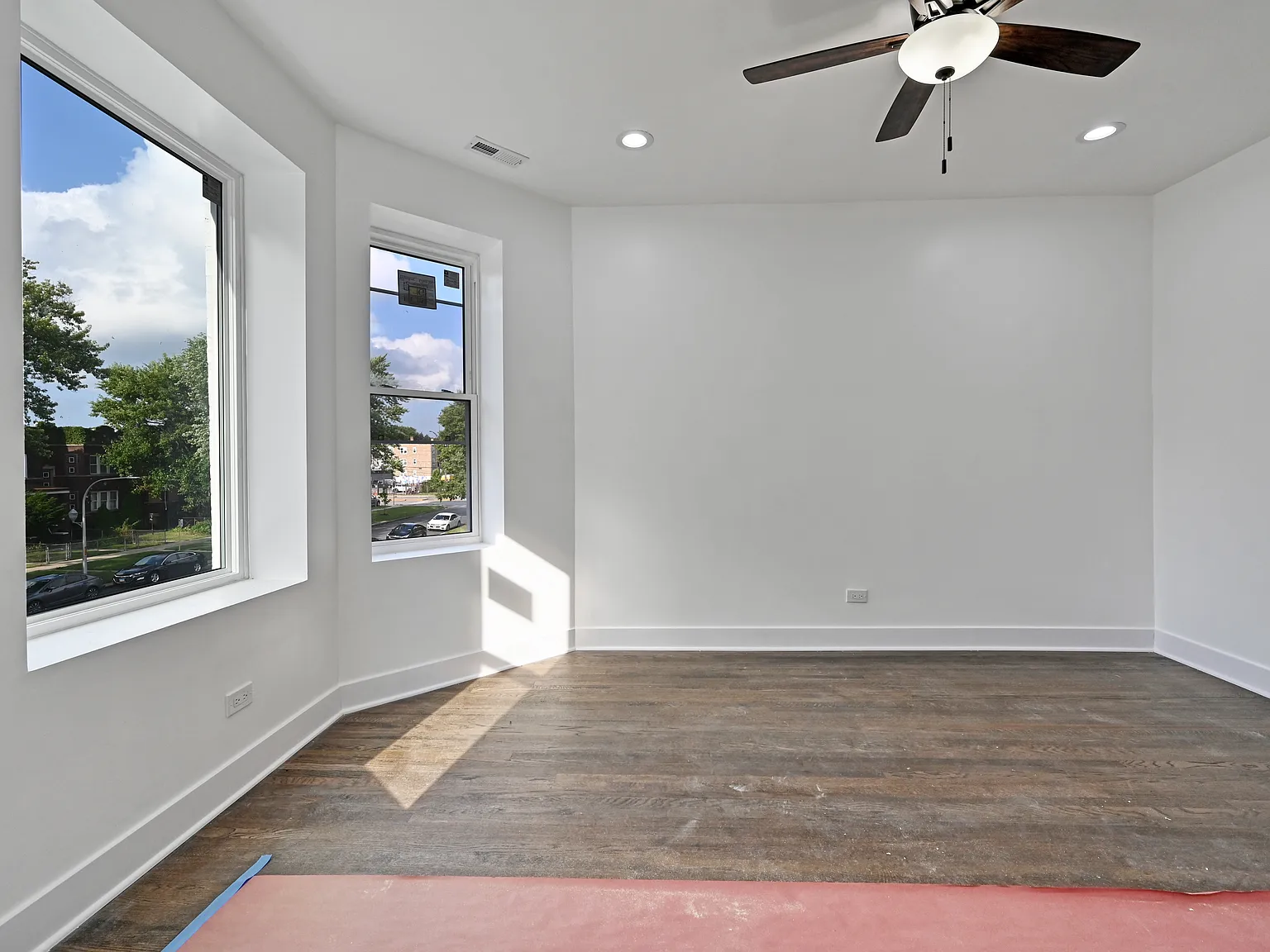 4 bed, 1000 sqft, $2,500 — Photo 3