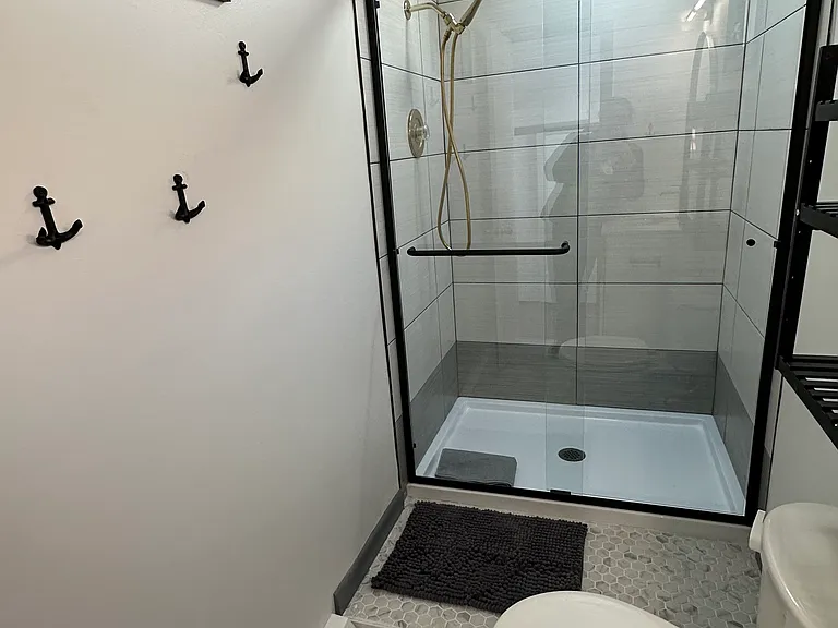 638 Wesley Ave #12 — Photo 1