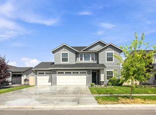 7758 E Rogue Dr, Nampa, ID 83687