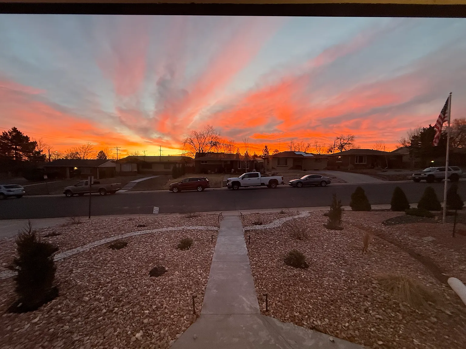 3 bed, 1100 sqft, $2,340 — Photo 2