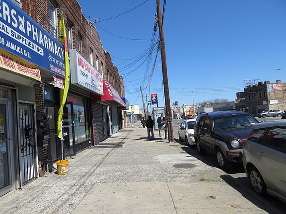 4th image of 18007 Jamaica Ave