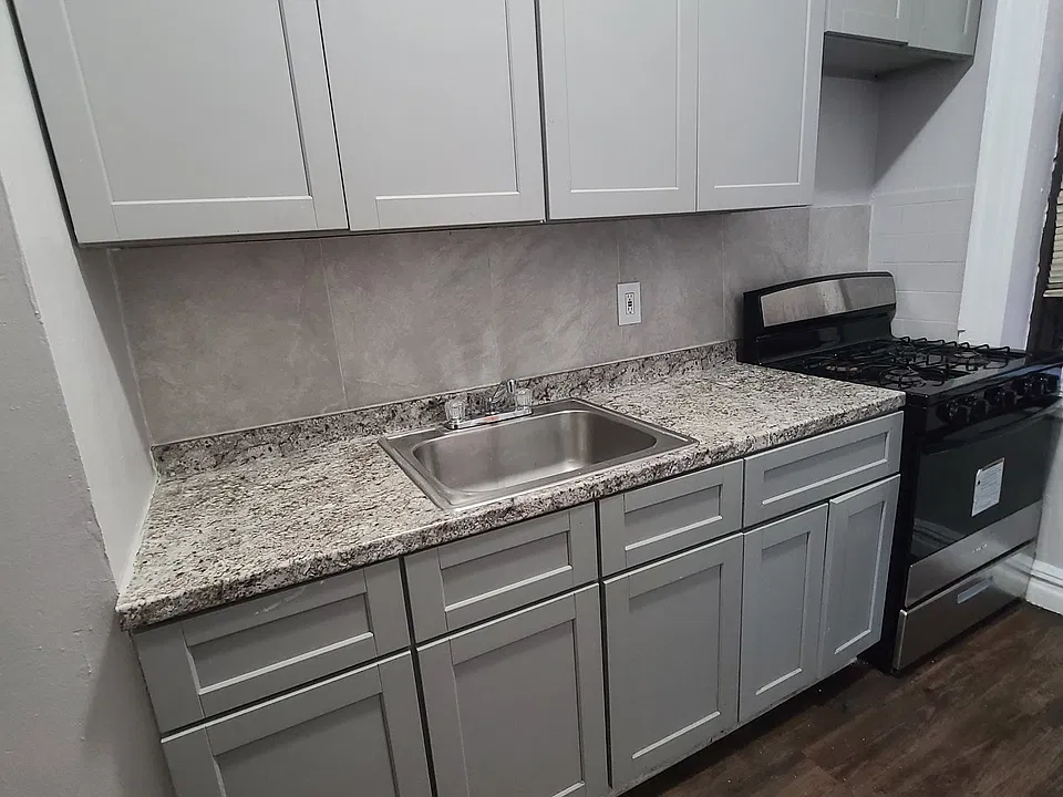 10 Elton St #1